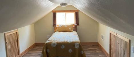 3 habitaciones, cuna de viaje, wifi y ropa de cama