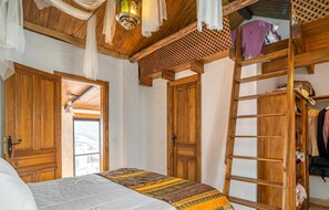 4 bedrooms, free WiFi, bed sheets