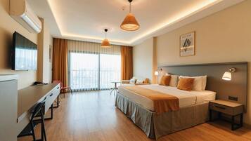 Superior Double Room, City View | Desk, laptop workspace, blackout drapes, soundproofing