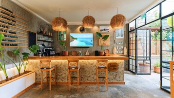 TV connectée de 49 pouces avec chaînes par satellite, télévision