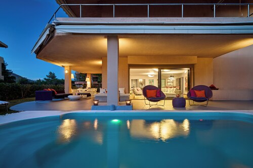 Luxurious Villa Philoxenia