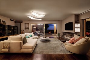 Luxury Villa, 4 Bedrooms, Private Pool, Garden View | Living area