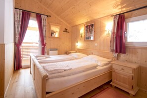 4 Schlafzimmer, Bügeleisen/Bügelbrett, kostenloses WLAN, Bettwäsche