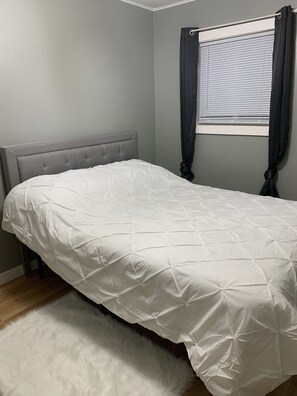 2 bedrooms, WiFi, bed sheets - Two bedroom Cottage (Cornell)