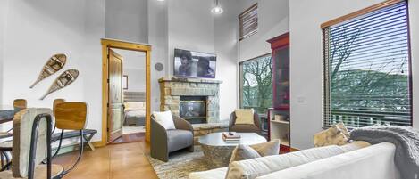 Townhome, 3 Bedrooms | Living room