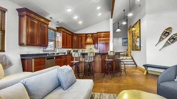 Townhome, 3 Bedrooms | Interior