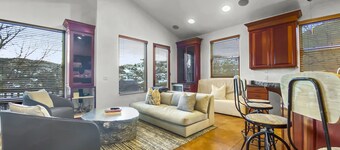 502 A Gold Coast! 3 Bedroom Townhouse by RedAwning