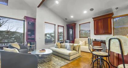 502 A Gold Coast! 3 Bedroom Townhouse by RedAwning