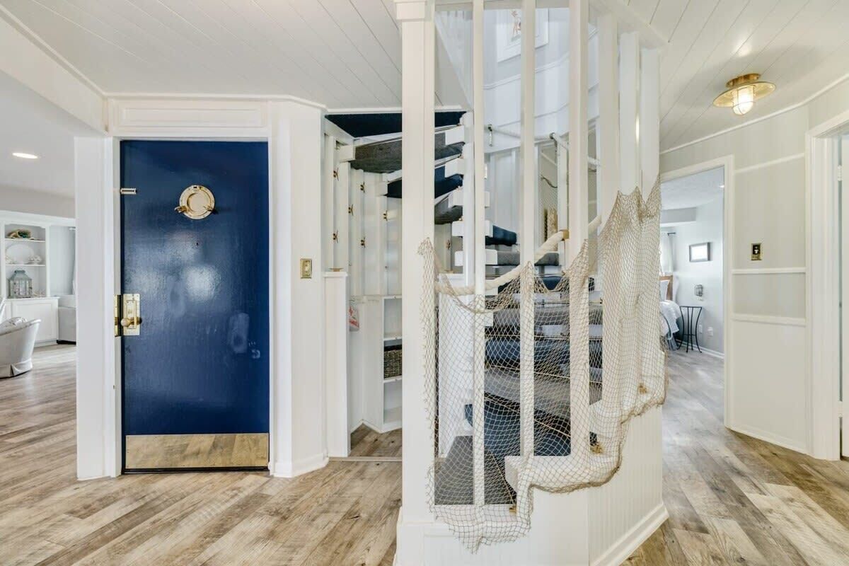 المنشأة من الداخل