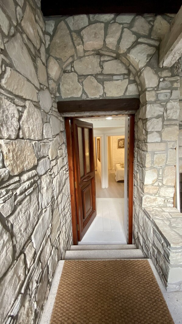 Property entrance - Leonys House by TrulyCyprus (Dhoros)