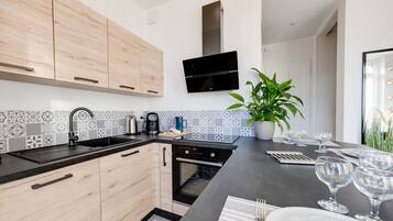 KylskÄp, ugn, spishÀll och diskmaskin