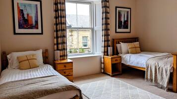 4 soverom, strykejern/-brett, reiseseng for barn og wi-fi (inkludert)