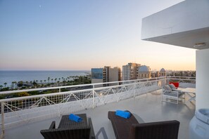 Design Penthouse | Balcony - 1-80 Collection Penthouse by TrulyCyprus (Limassol)