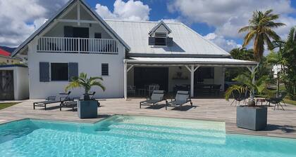 Villa vue sur mer et proche des riviĂšres, Ă 2mn du parc floral de Valombreuse