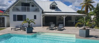 Villa with sea view and close to rivers, 2mn from Valombreuse floral park