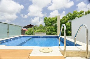 Außenpool, Pool auf dem Dach