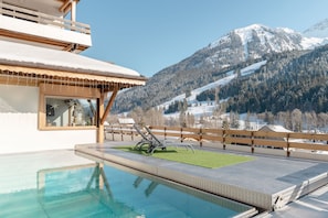 Outdoor pool, a heated pool