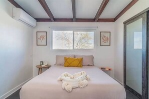 2 bedrooms, desk, iron/ironing board, free WiFi - The JT Haus | Endless Views, Hot Tub, Fire Pit! (Joshua Tree)