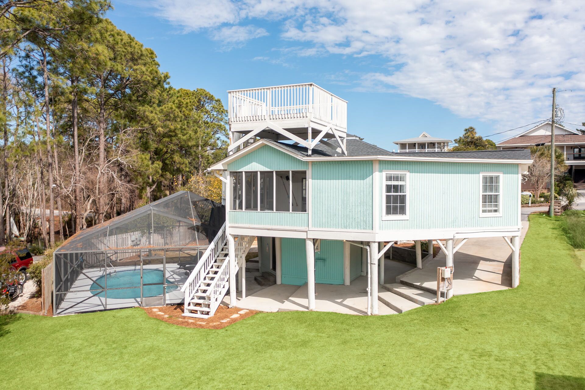 Amor Fati - Updated Home, Heated Screened-In Pool, Complimentary Bikes!