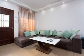 舒适独立别墅 | 起居区 | 电视