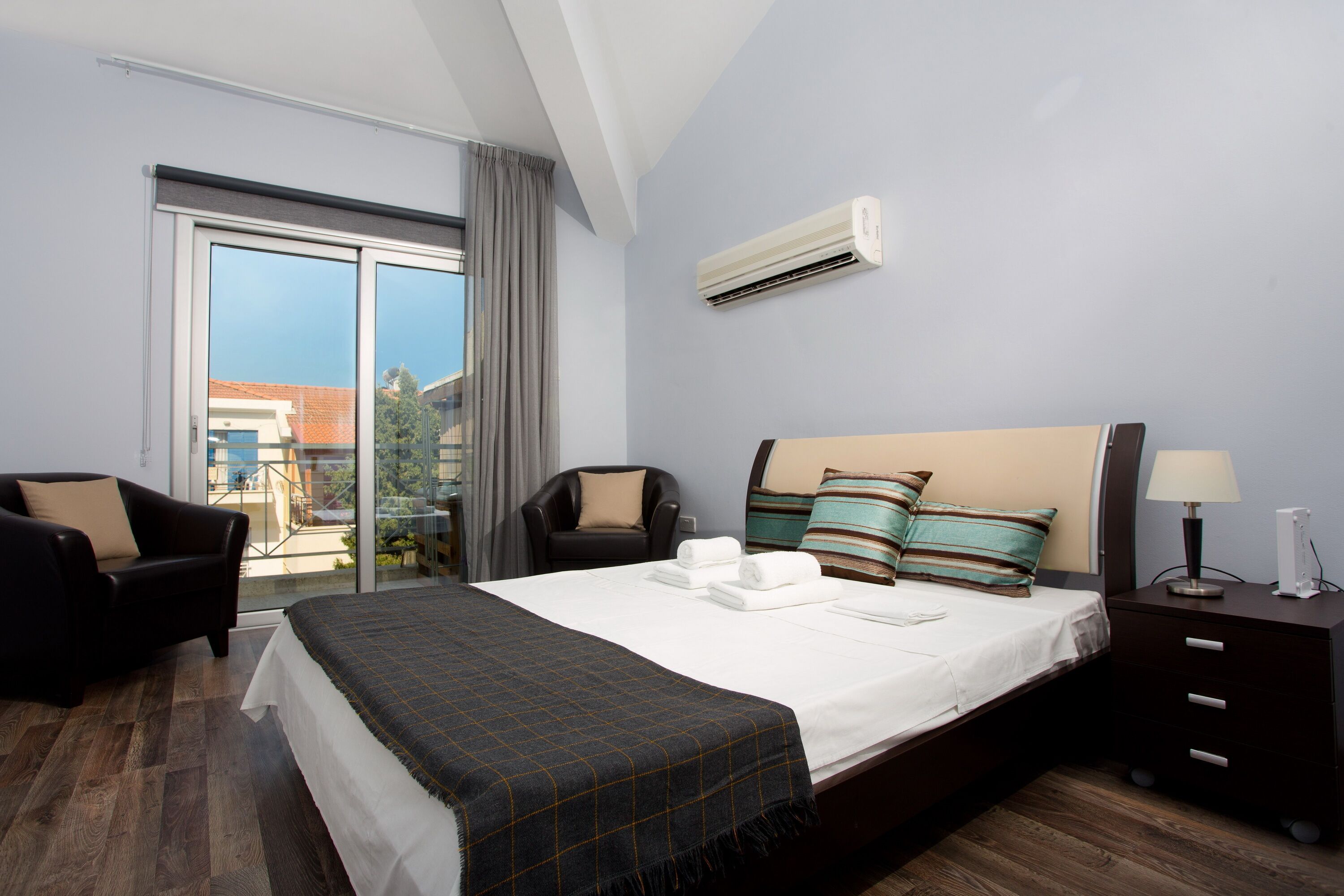 Comfort Studio | Egyptian cotton sheets, premium bedding, individually decorated