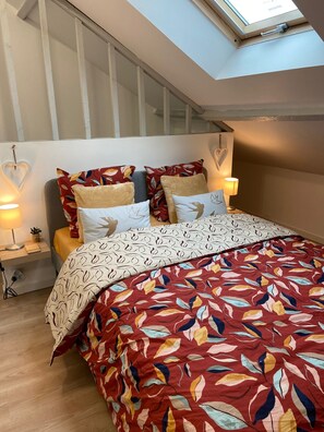 1 dormitori, escriptori i habitacions insonoritzades 