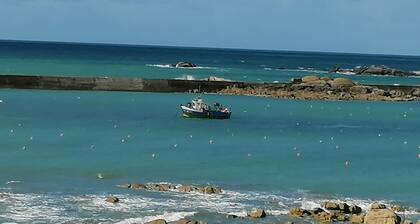 Maison de vacances Ă Plouescat, vue mer, les pieds dans l'eau.