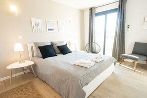 5 chambres, coffres-forts dans les chambres, fer et planche à repasser