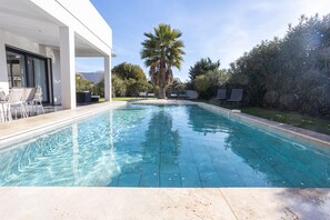 Piscine extérieure, piscine chauffée