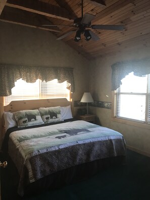 4 chambres, fer et planche à repasser, lit parapluie, Wi-Fi gratuit