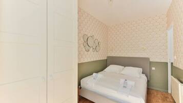 1 bedroom, iron/ironing board, travel cot, WiFi