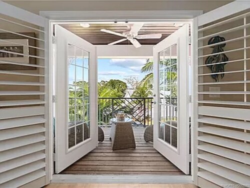 Luxury Key West feel steps from Historic downtown Stuart, minutes from the beach