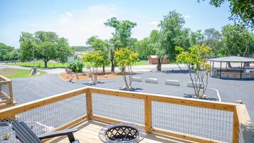 Deluxe Room, Non Smoking, River View | Terrace/patio