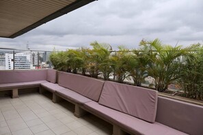 Appartement, 1 grand lit | Balcon