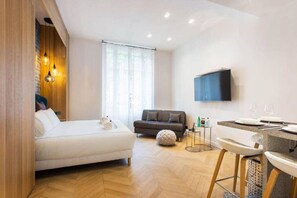 1 slaapkamer, een strijkplank/strijkijzer, reisbedje, wifi