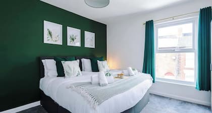 Fresh house, amazing location, great for couples!