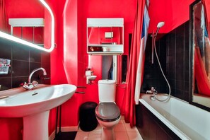 Combinazione doccia/vasca, asciugacapelli