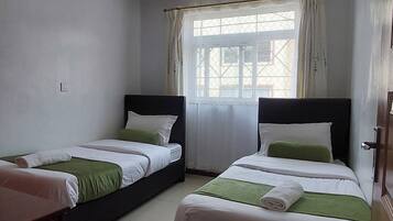 3 bedrooms, iron/ironing board, free WiFi, bed sheets