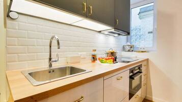 Réfrigérateur, micro-ondes, four, lave-vaisselle