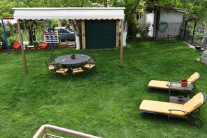 Outdoor dining - Summer panorama ground floor studio (Επανωμή)