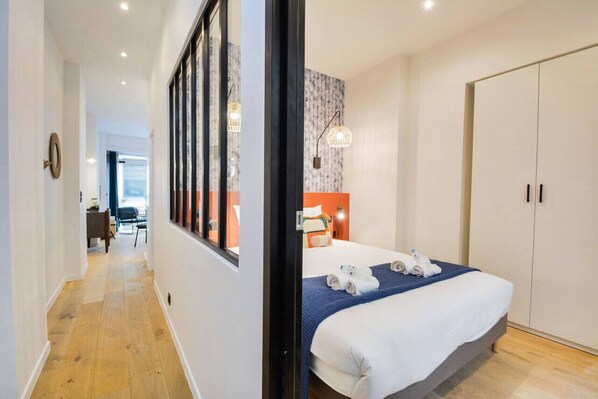 1 slaapkamer, een strijkplank/strijkijzer, reisbedje, wifi