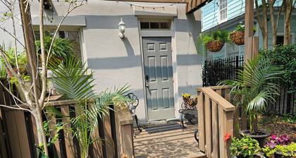 Jamine’s Retreat – Elegant Historic Home in the Heart of Savannah