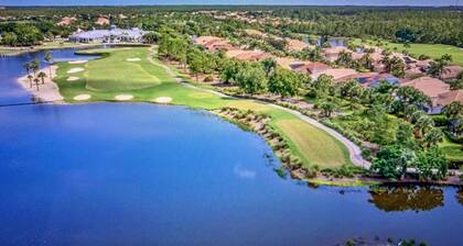 Pet Friendly 2 Bedroom 2 Bath Ground Floor Condo w/ Lake View in Colonial CC.