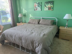 2 slaapkamers, een strijkplank/strijkijzer, gratis wifi, beddengoed