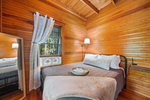 3 bedrooms, travel crib, free WiFi, bed sheets