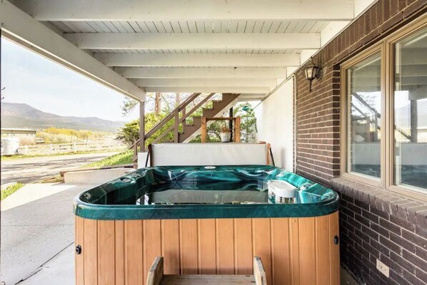 Bain à remous extérieur