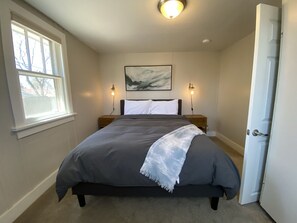 2 bedrooms, iron/ironing board, free WiFi, bed sheets