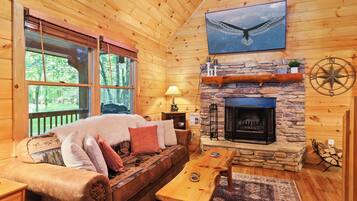 Smart-TV, Kamin, Videospiele, BĂŒcher