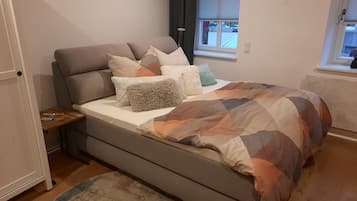 1 bedroom, free WiFi, bed sheets