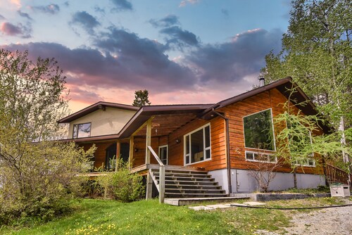 3800 sq.ft. Lakefront Home on Black Sturgeon